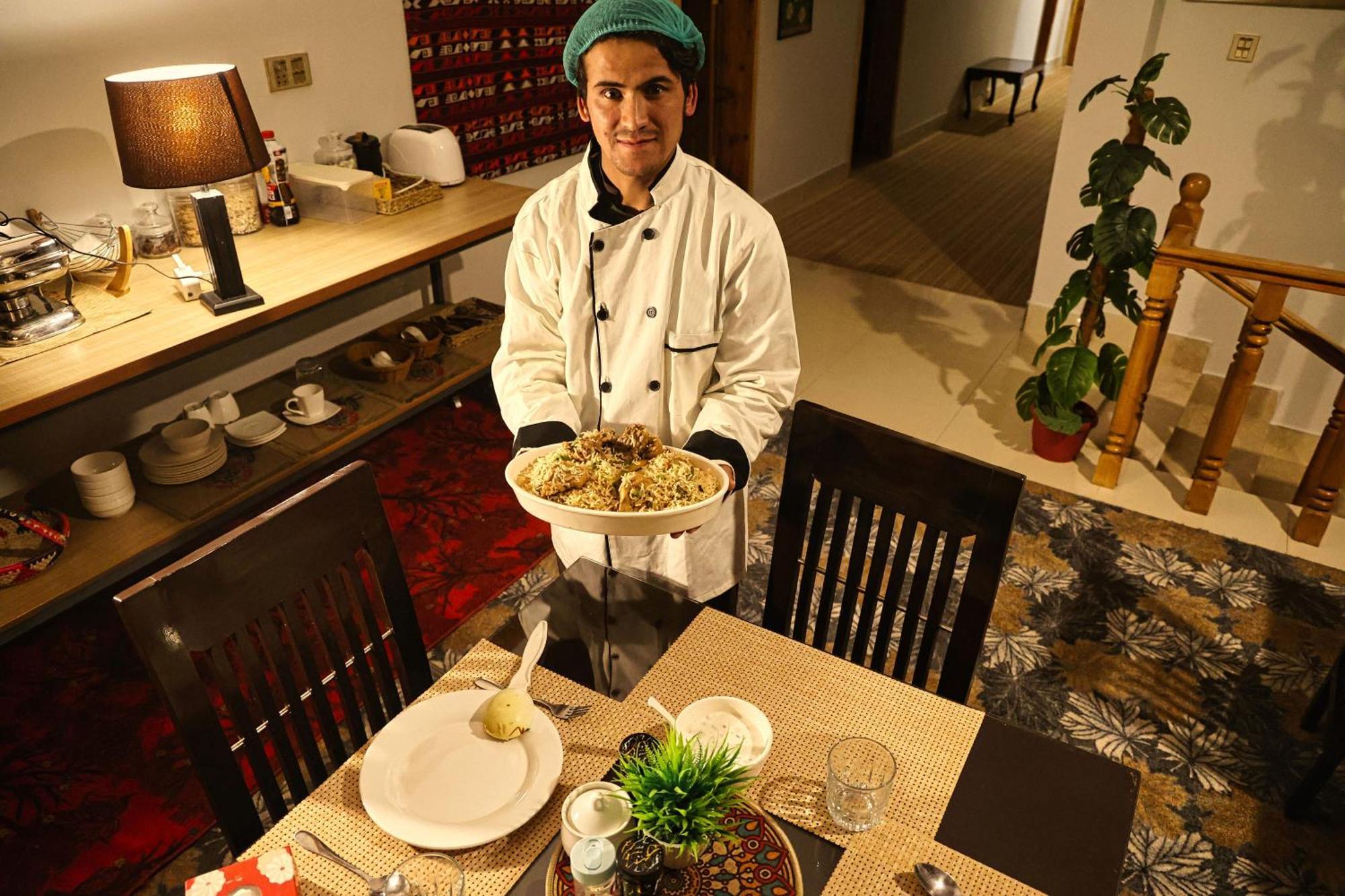 Oak Residency Hotell Gilgit Exteriör bild