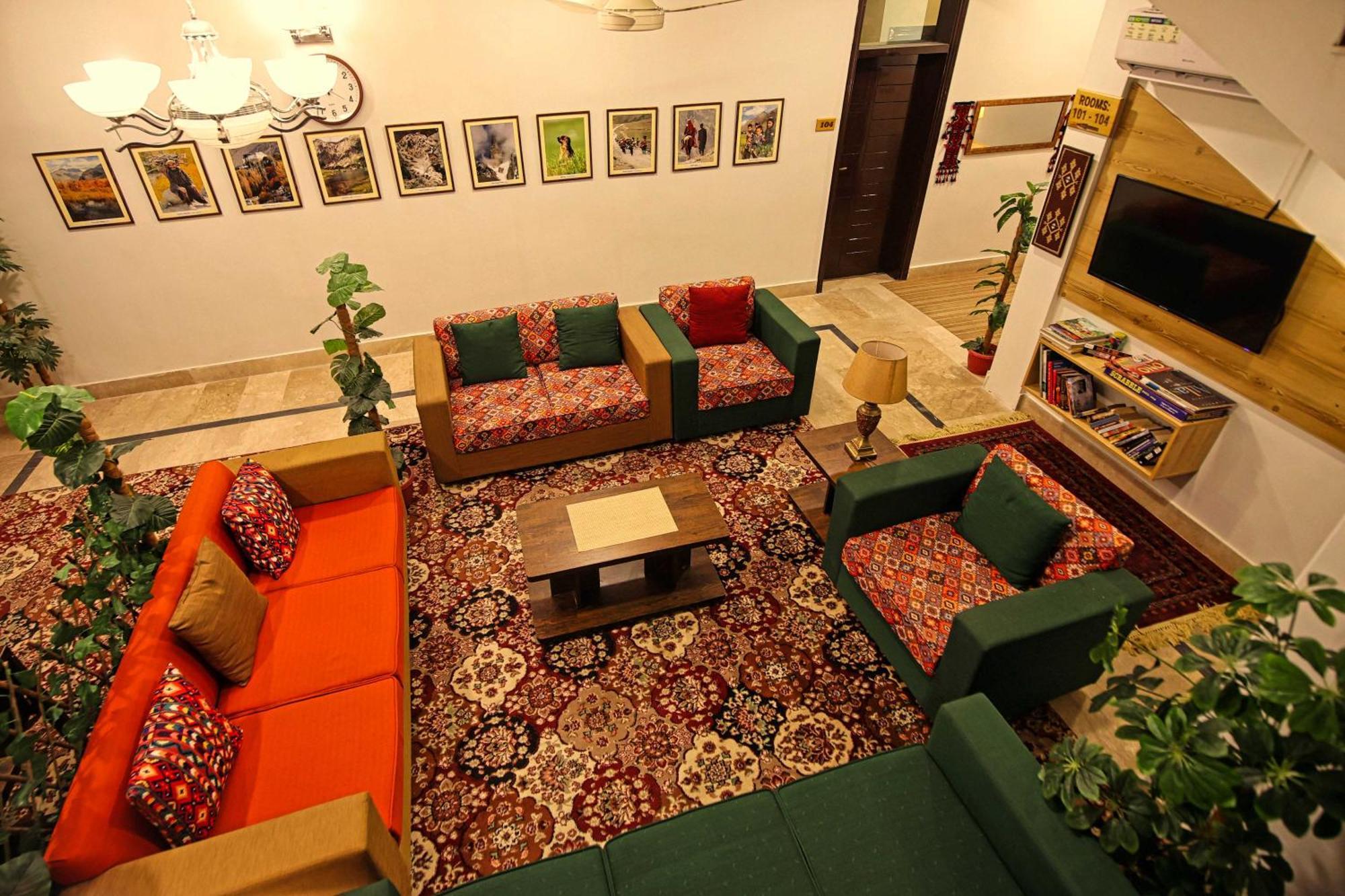 Oak Residency Hotell Gilgit Exteriör bild