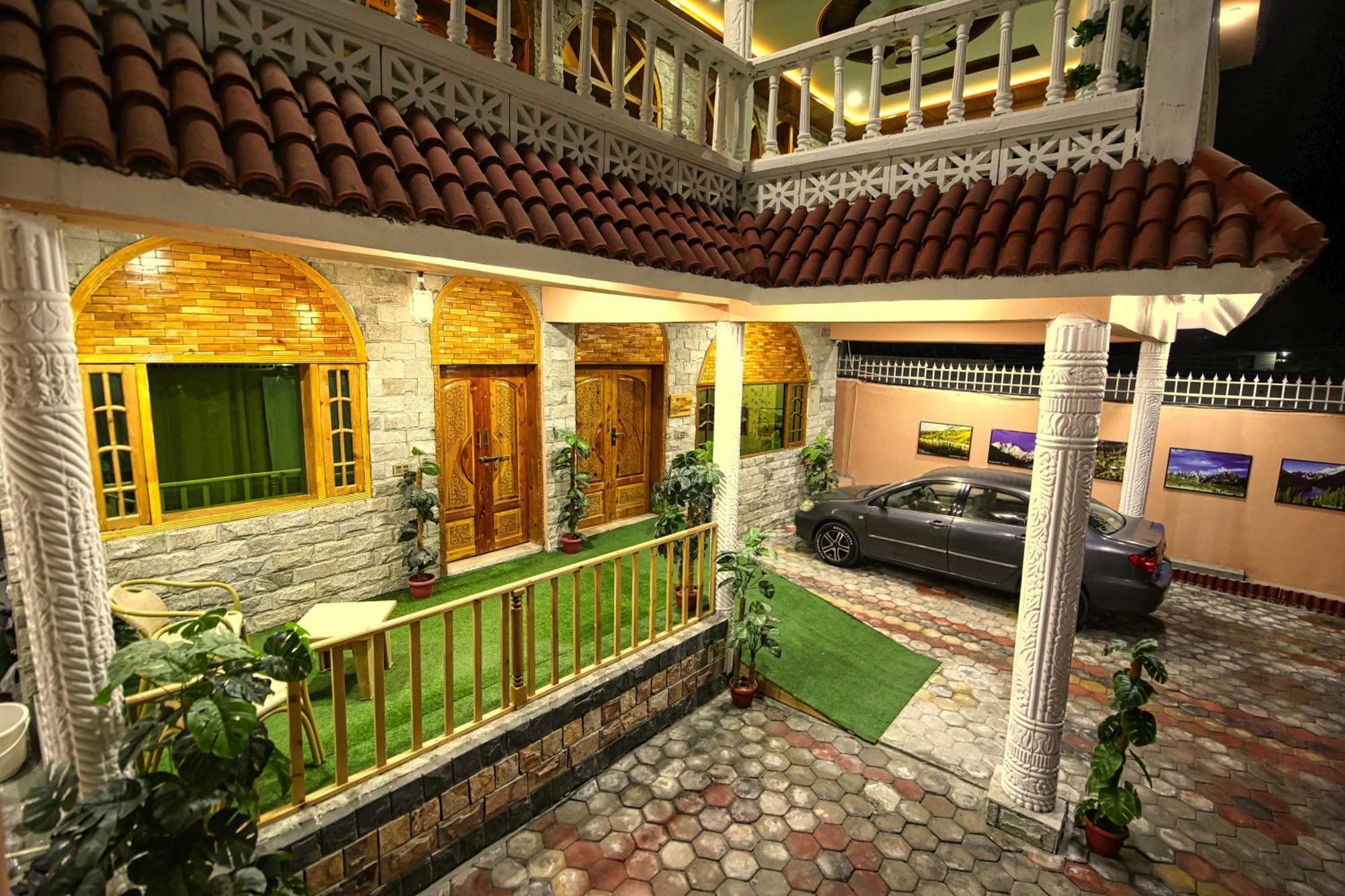 Oak Residency Hotell Gilgit Exteriör bild