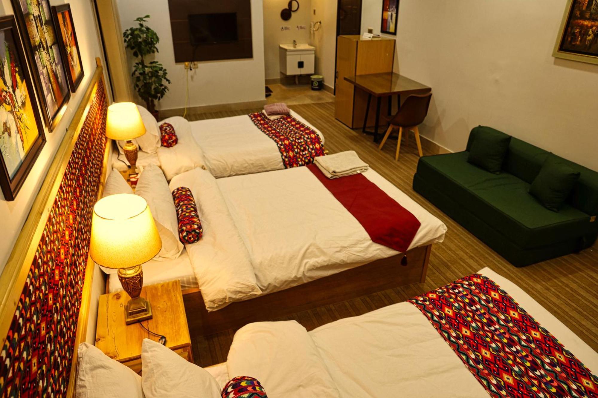 Oak Residency Hotell Gilgit Exteriör bild